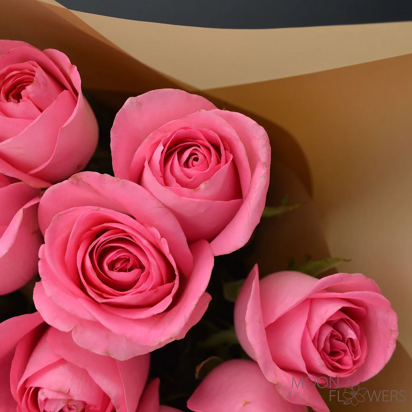 Buchet din 13 trandafiri roz