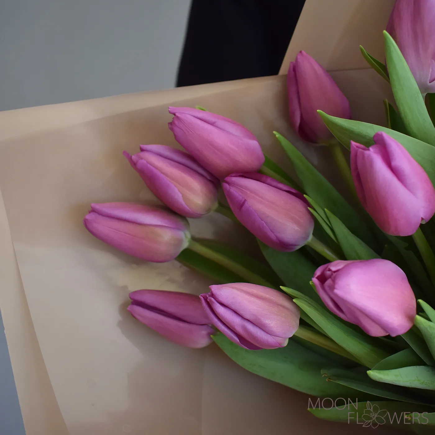 Buchet din 15 lalele violet
