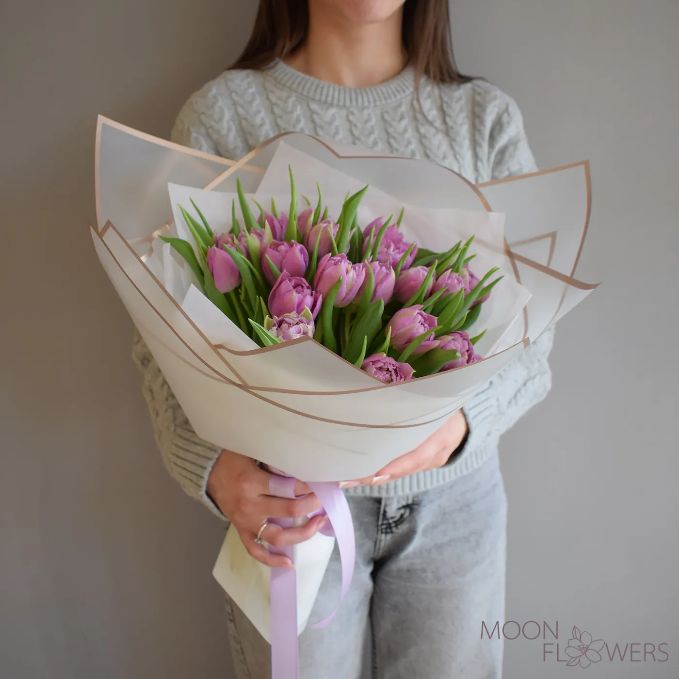 Bouquet of 21 light violet peony tulips