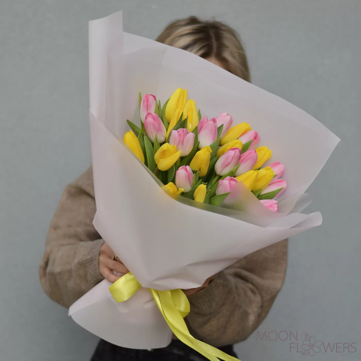 Buchet de 25 lalele Olandeze galbene și roz