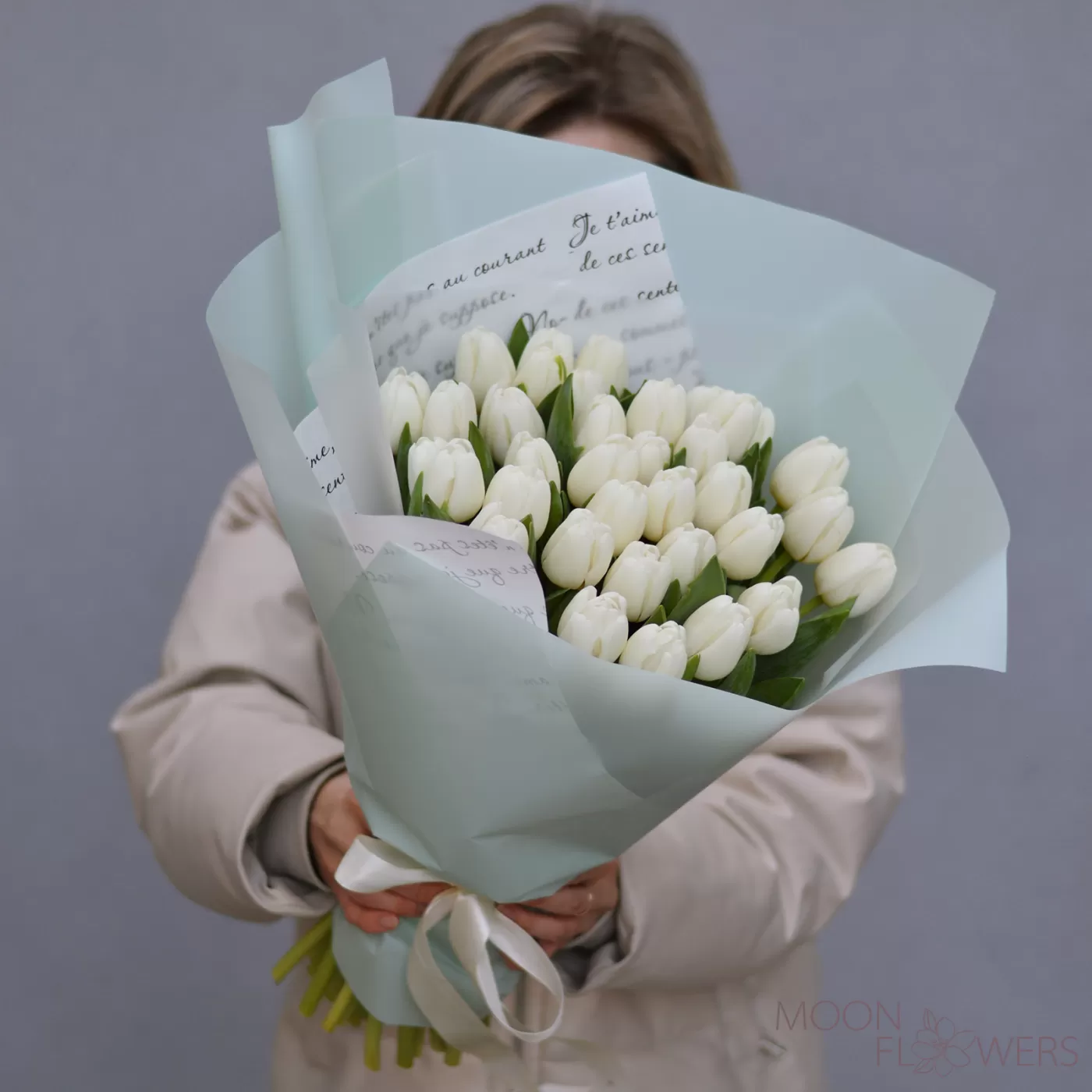 Bouquet of 35 white Dutch tulips