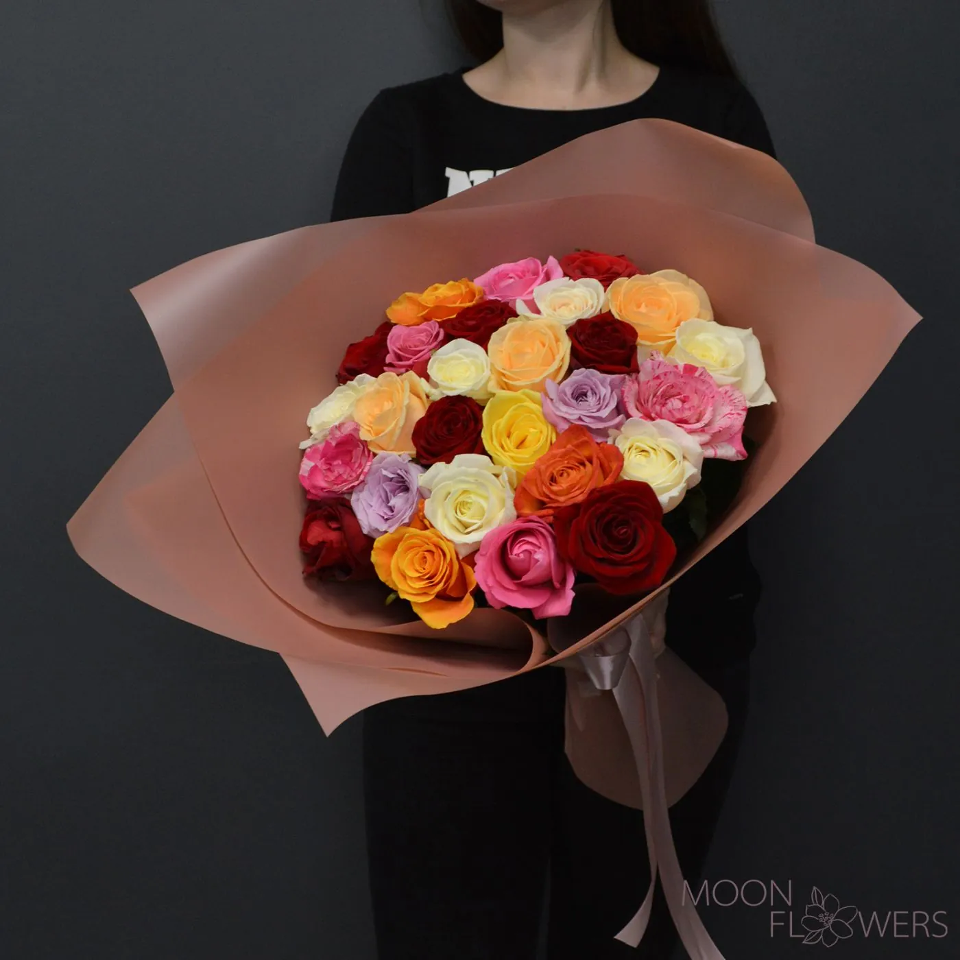 Bouquet of 25 multi-colored roses