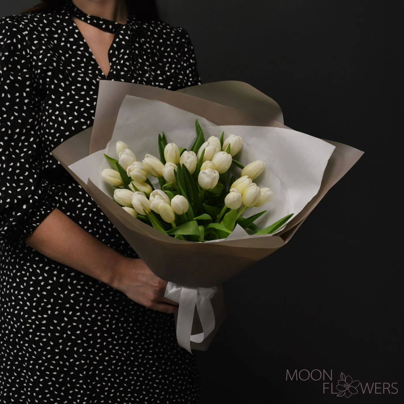 Bouquet of 25 white Dutch tulips