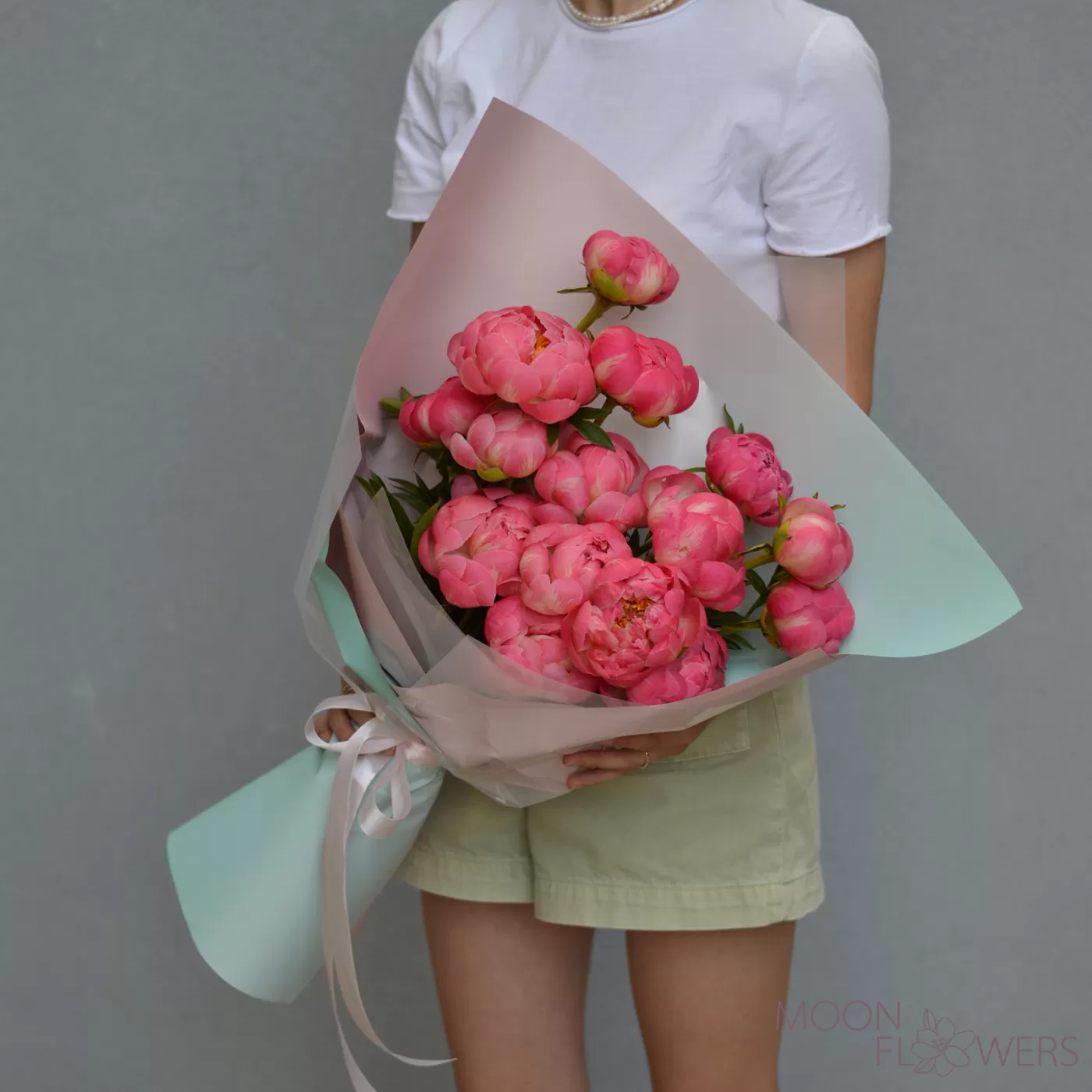 Buchet de bujori coral (M)