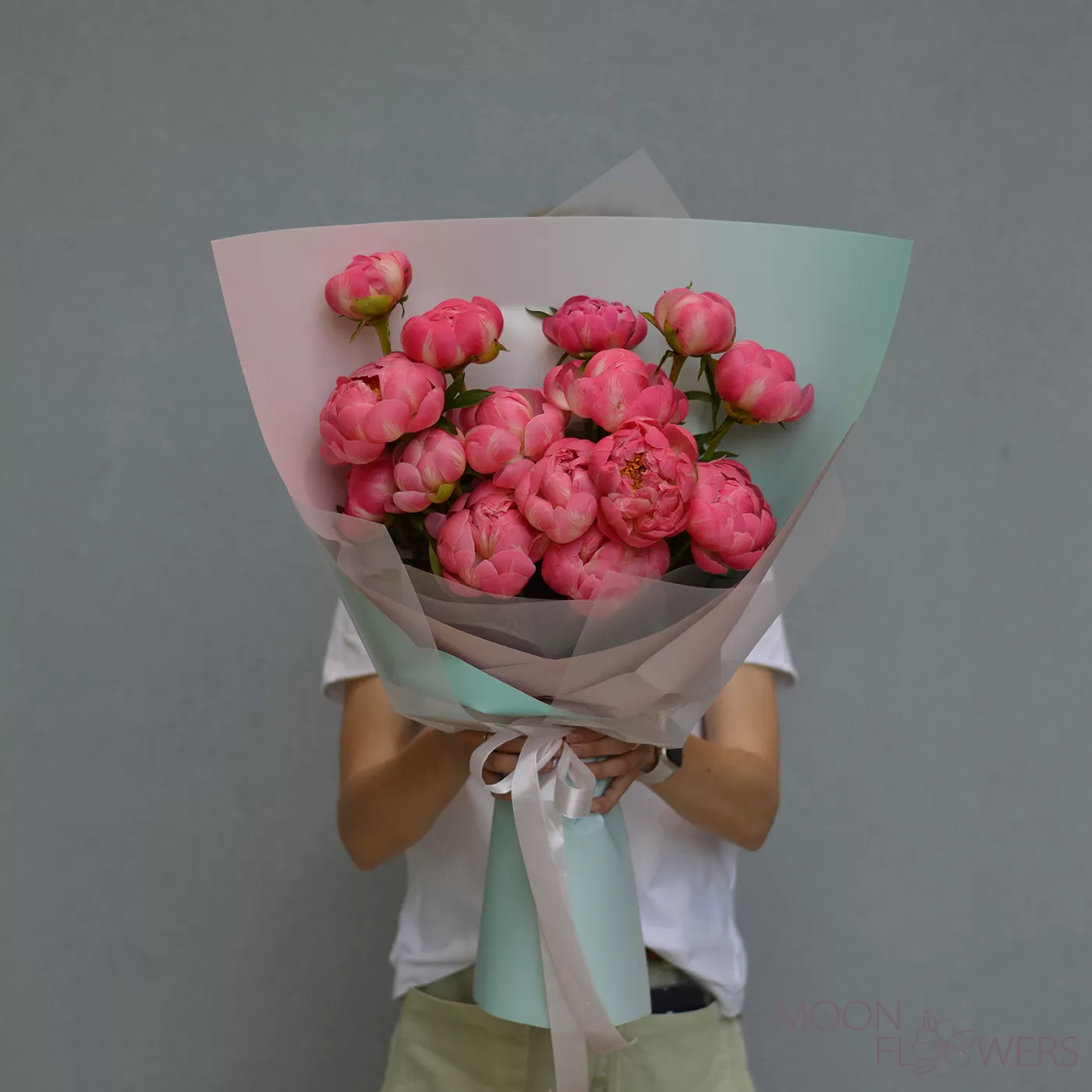 Buchet de bujori coral (M)