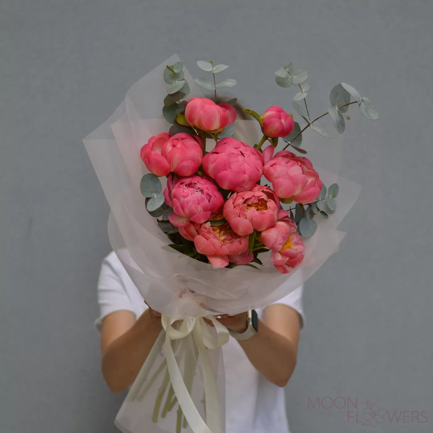 Букет из коралловых пионов (S)