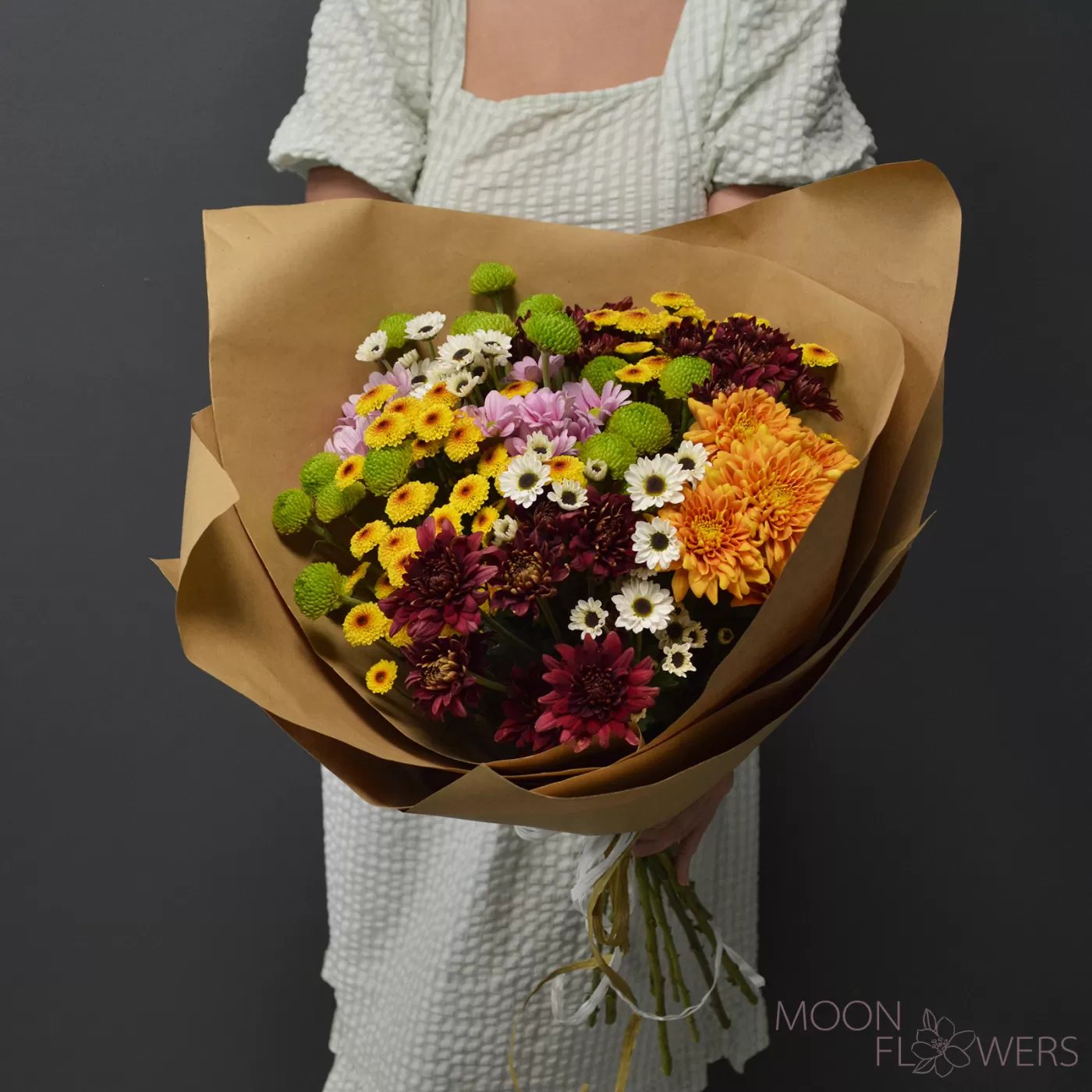 Buchet din crizanteme multicolore №4