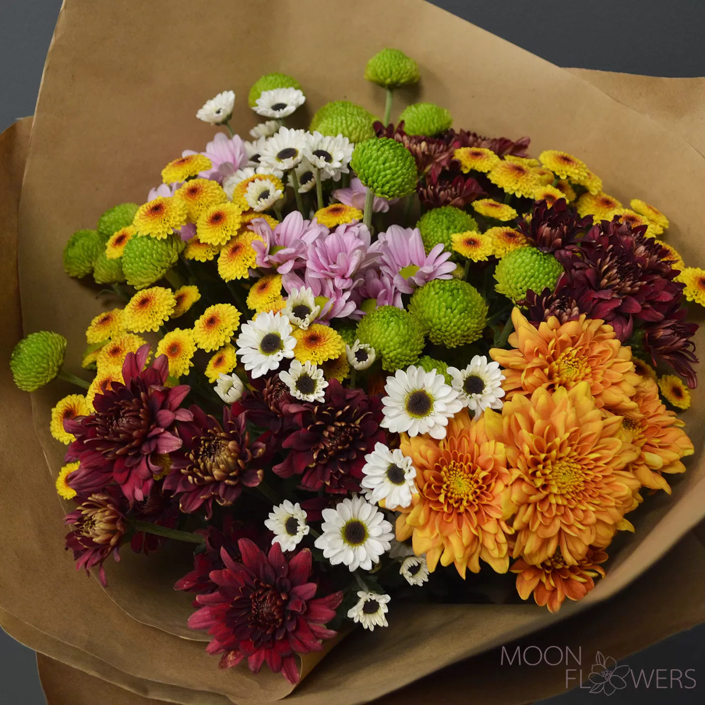 Buchet din crizanteme multicolore №4