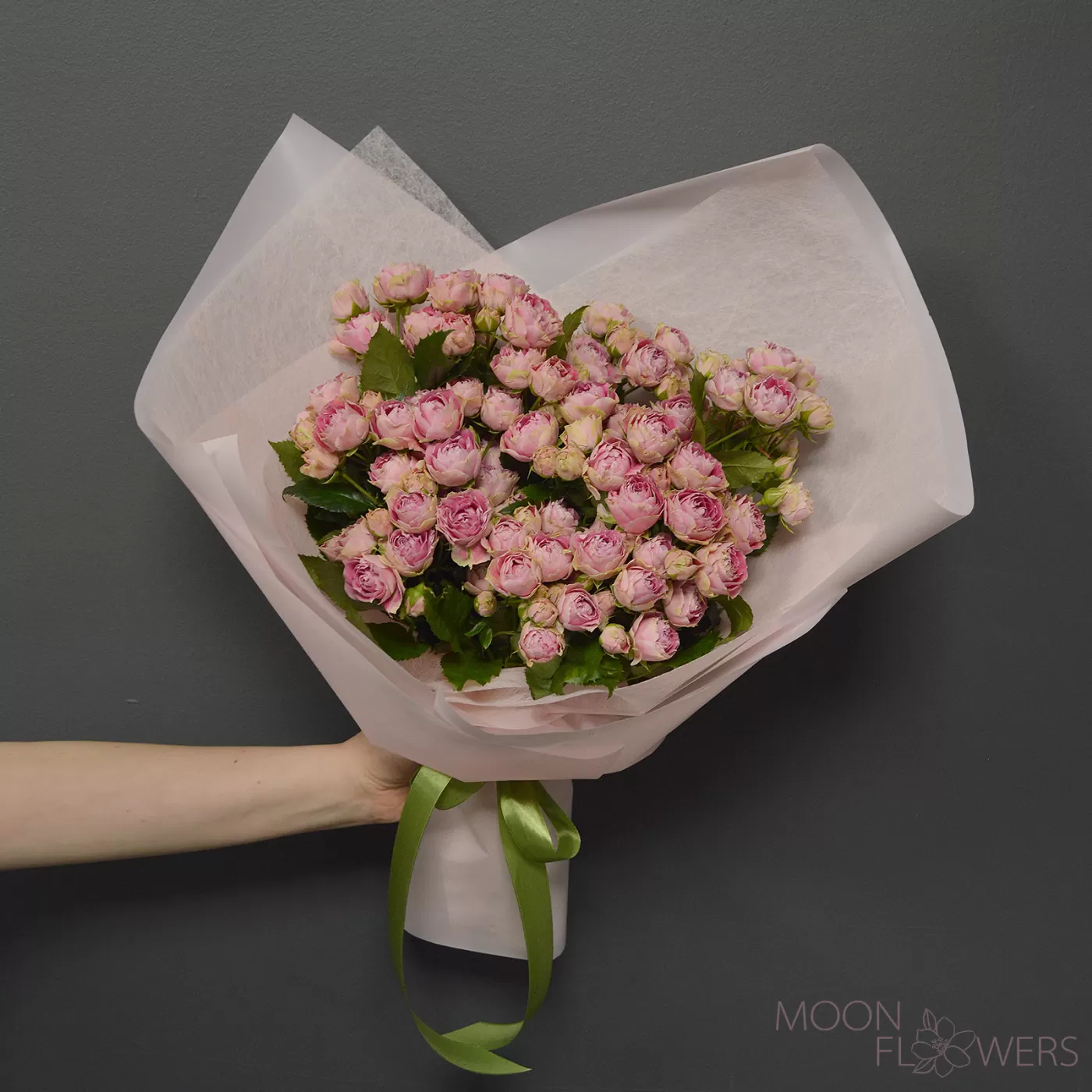 Buchet de trandafiri roz spray