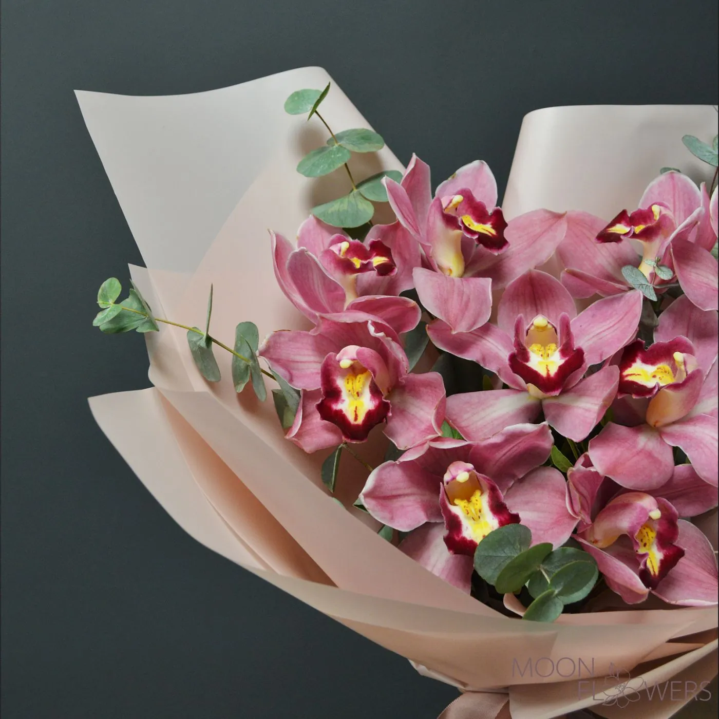 Buchet din orhidee roz