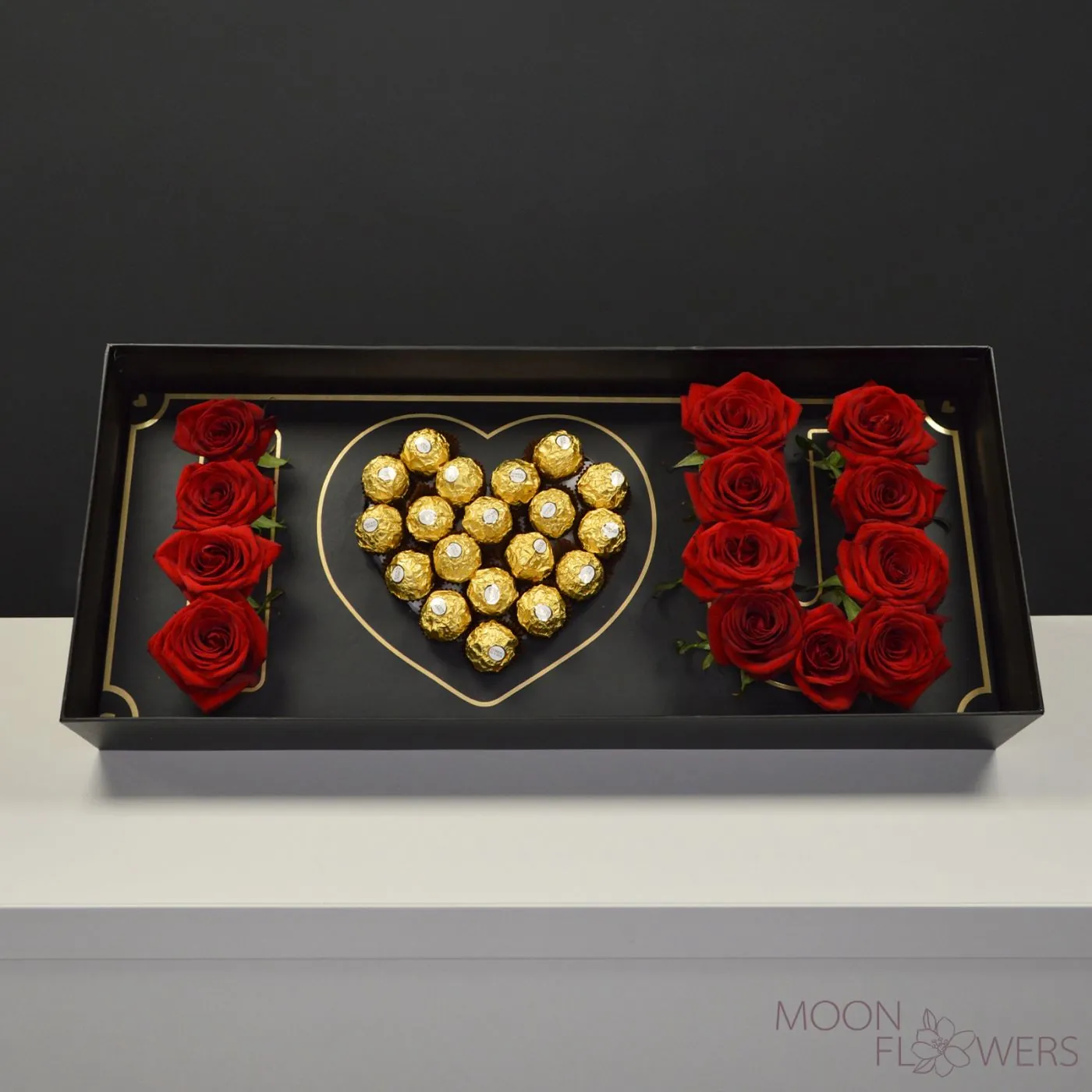 Cutie cu trandafiri și Ferrero "I Love You"