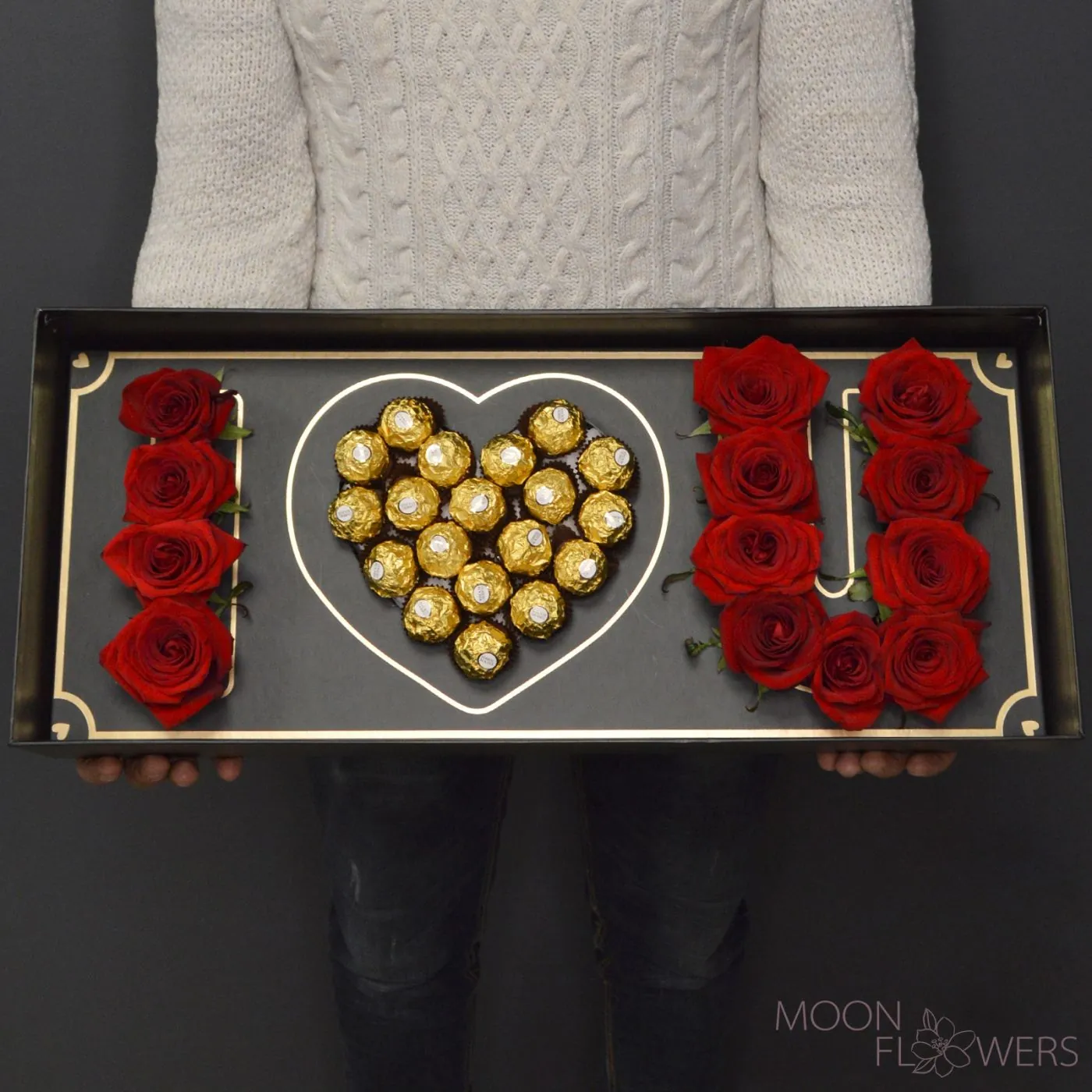Cutie cu trandafiri și Ferrero "I Love You"