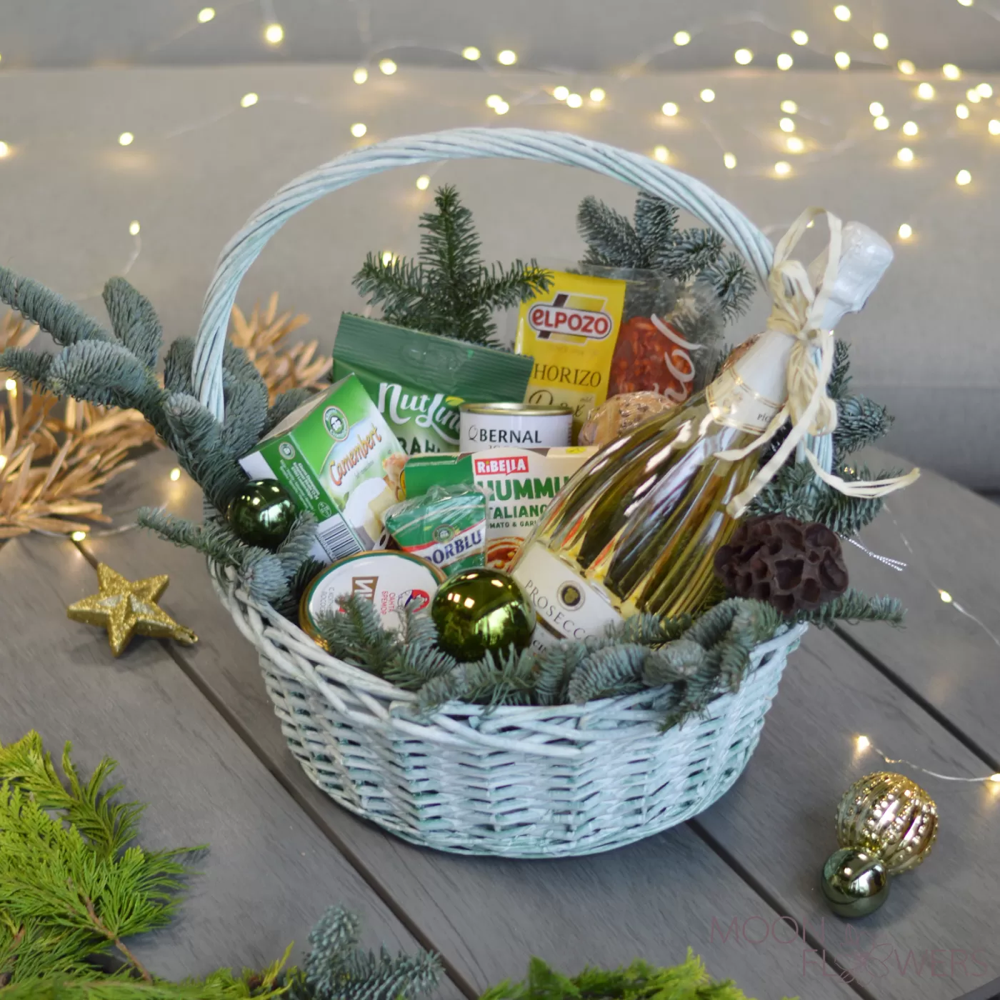 Подарочная корзина на Новый Год