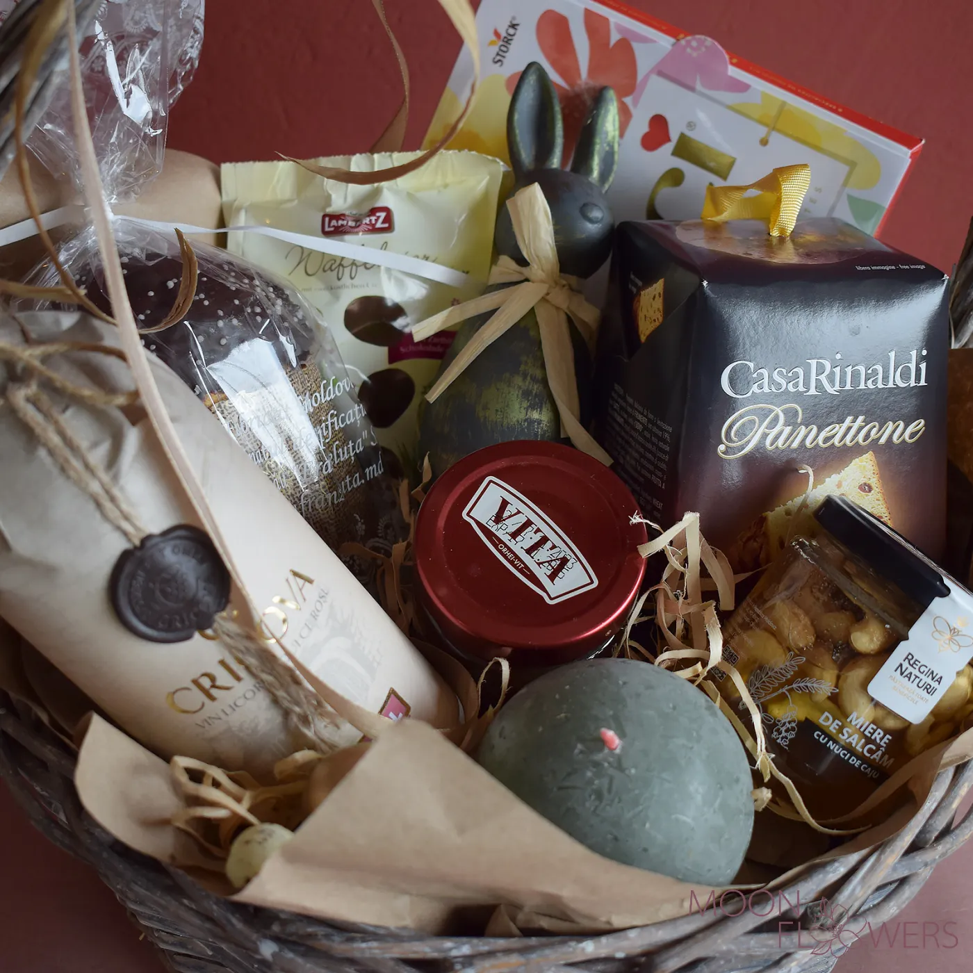Easter arrangement with red wine CRICOVA PASTORAL LICOROS 0.75L and sweets
