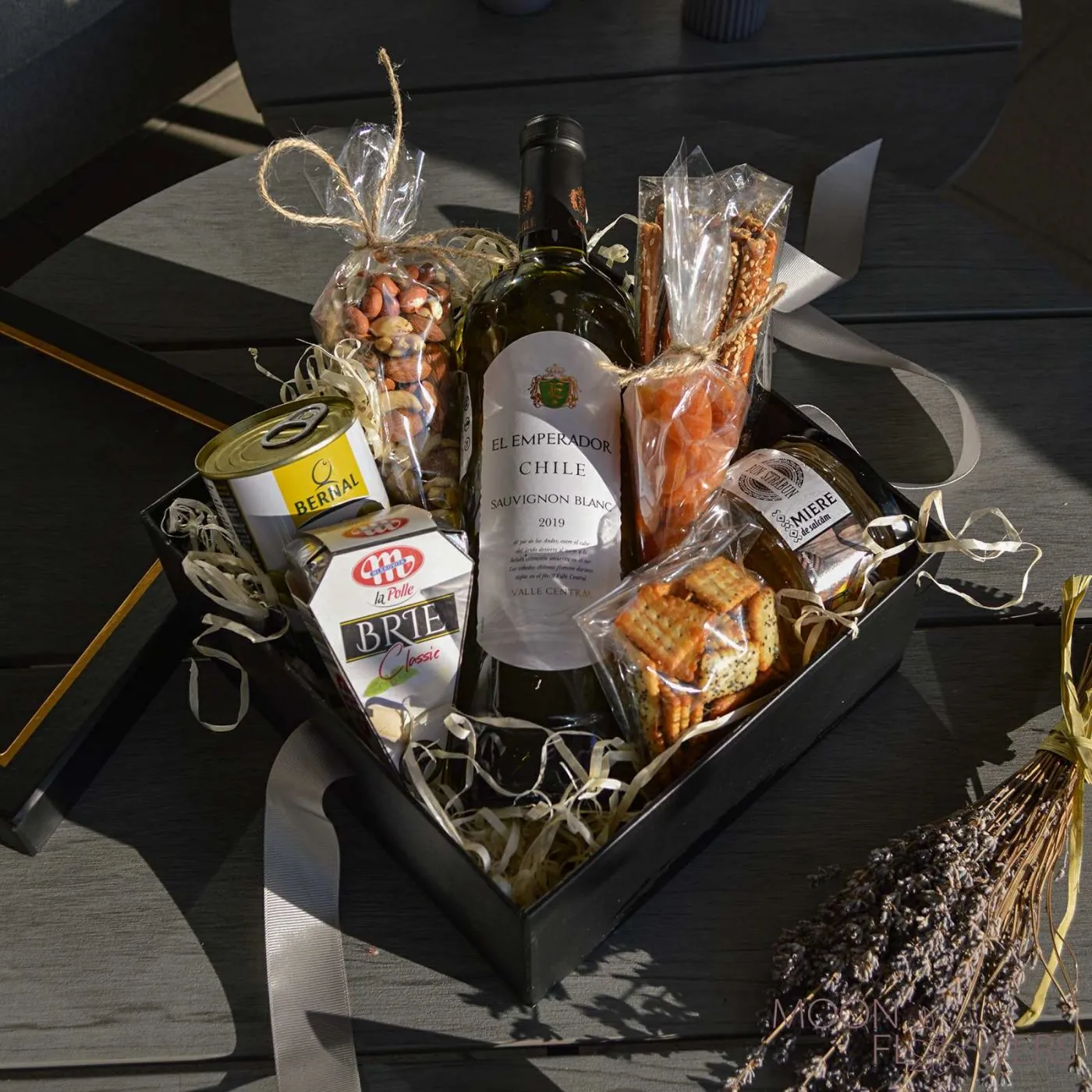 Gift set with white wine №1