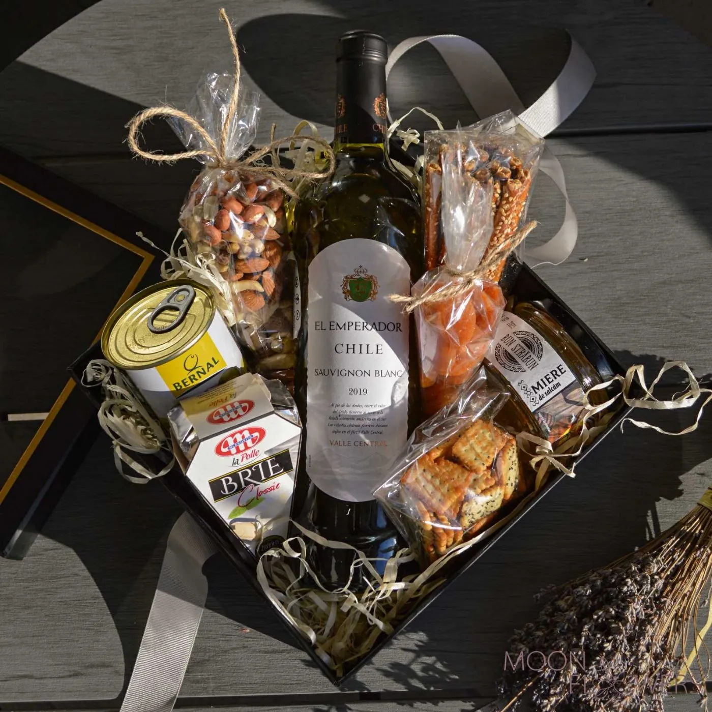 Gift set with white wine №1