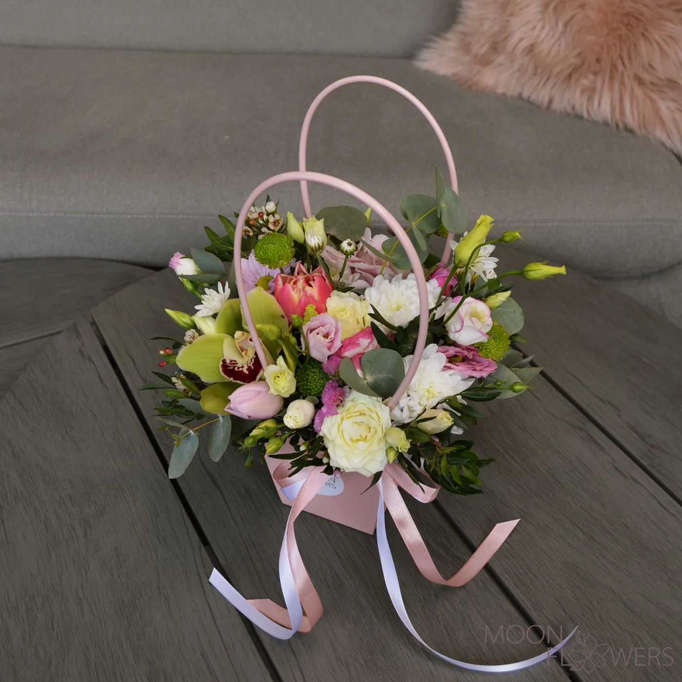 Pink handbag with flowers