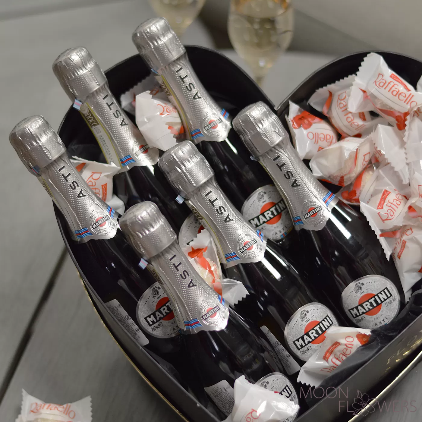 Inimă cu Asti Martini mini și Raffaello (L)