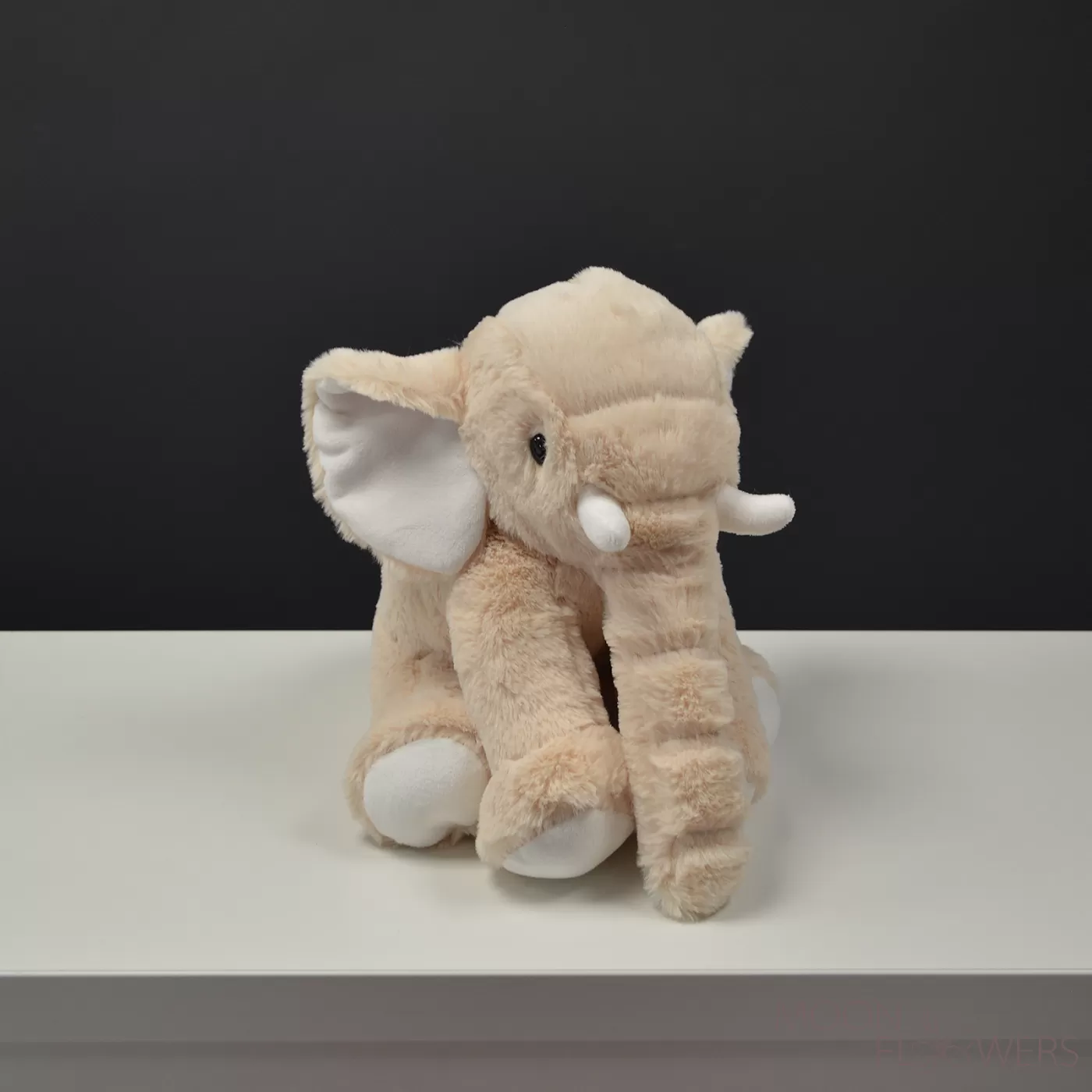 Elefant crem 29 cm