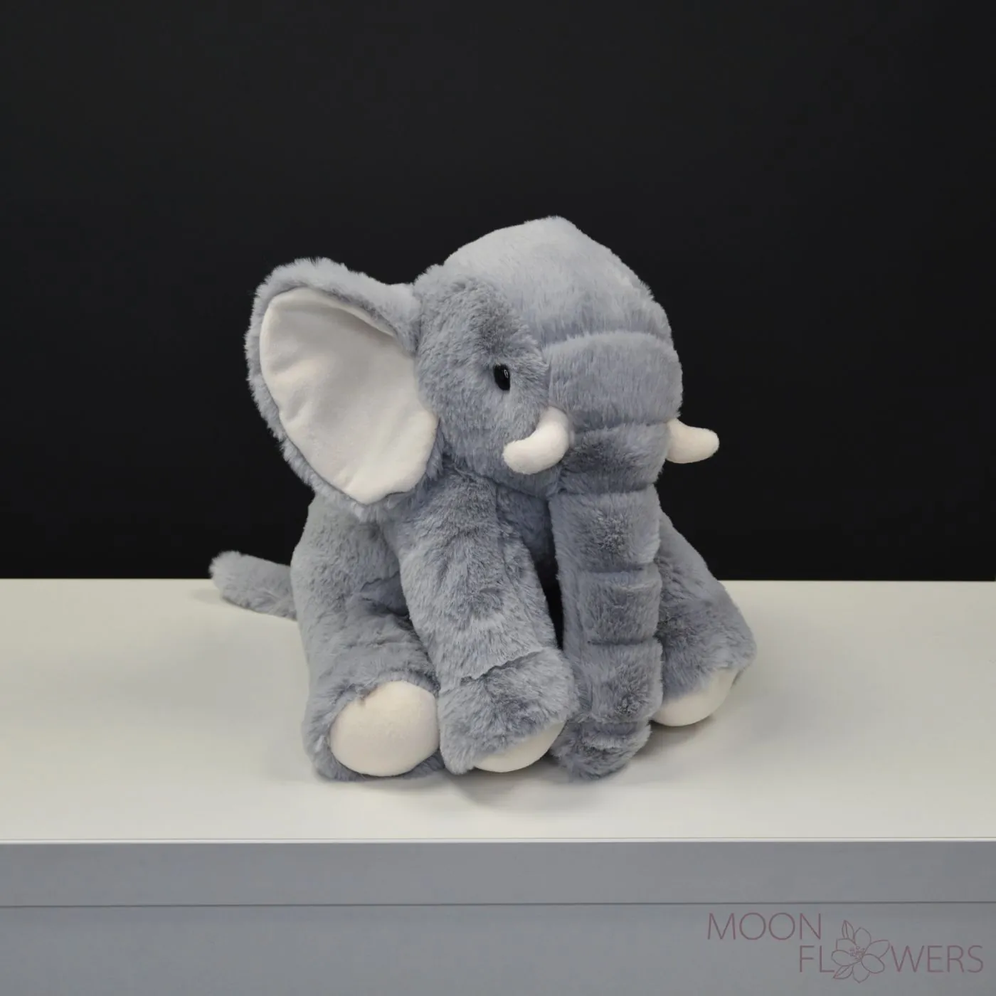 Grey Eelephant 29 cm
