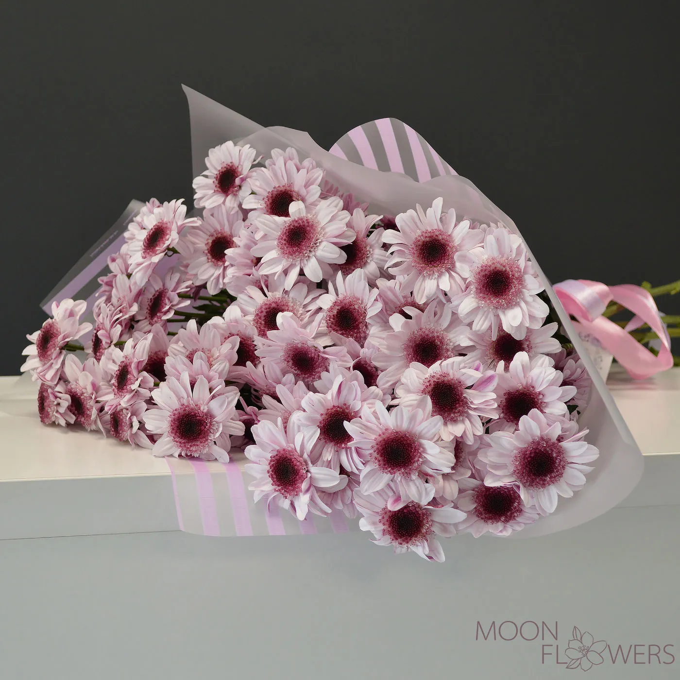 Buchet din 9 ramuri de crizantema roz