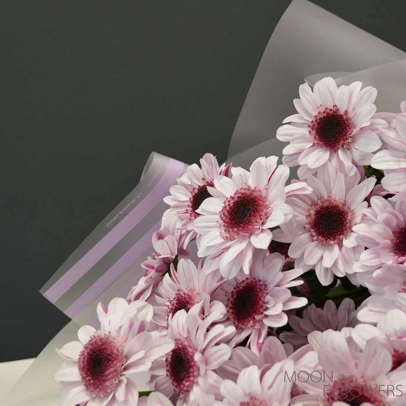 Buchet din 9 ramuri de crizantema roz